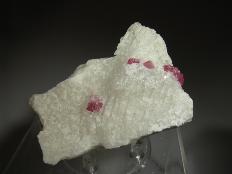 Spinel - Luc Yen, Vietnam